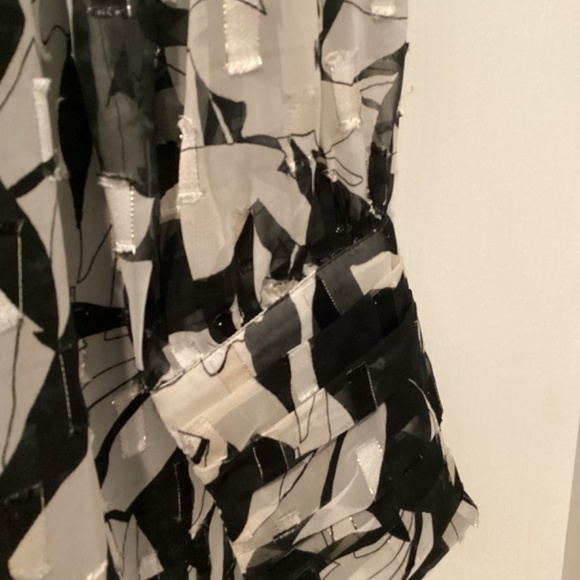 Long Sleeve 5 button sleeve - Picture 6 of 9